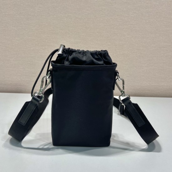 Replica Prada 15885 PFR#9438 Buddha Luxury Replica Re-Nylon Smartphone Case Black Uk - 15885 - Buddha Luxury