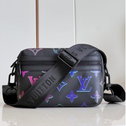 Comet Messenger Pm Black Borealis Calf Leather M22495 Uk Comet Messenger Pm Black Borealis Calf Leather M22495 Uk