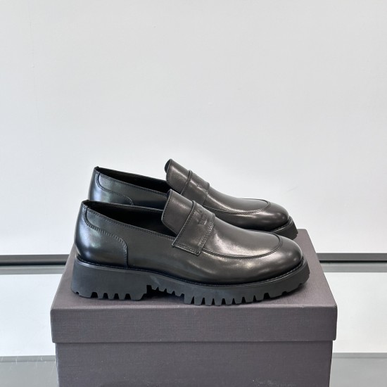 Replica ROCKSTUD ESSENTIAL LOAFERS IN BLACK - VL207 UK replica ROCKSTUD ESSENTIAL LOAFERS IN BLACK - VL207 UK