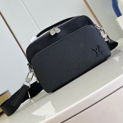 AVENUE MESSENGER BAG BLACK TAIGA COWHIDE LEATHER M11657 UK AVENUE MESSENGER BAG BLACK TAIGA COWHIDE LEATHER M11657 UK