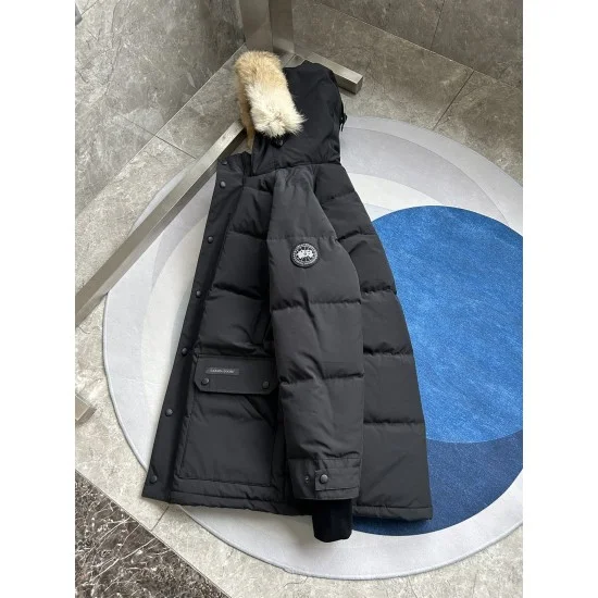 Canada Goose Men's Mens Black Parka Coat Sleeve Detail Canada Goose Men's mens black parka coat sleeve logo detail