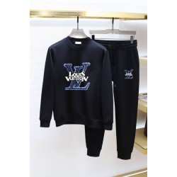 L Tracksuits 114 L Tracksuits 114