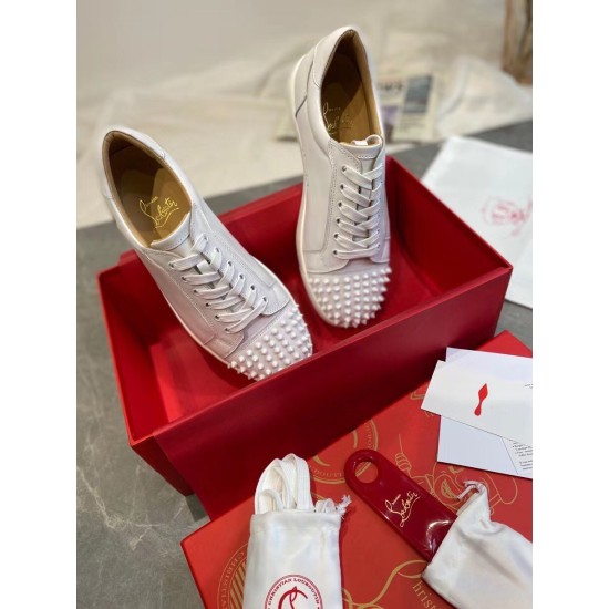 Replica Christian Louboutin 2423 CL598 Buddha Luxury Replica Christian Louboutin Trainers Louis Junior Spikes Flat In White Leather Uk - 2423 - Buddha Luxury