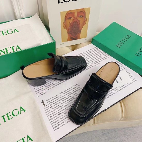 Replica Bottega Veneta Mules In Black Crocodile Embossed Leather UK replica Bottega Veneta Mules In Black Crocodile Embossed Leather UK
