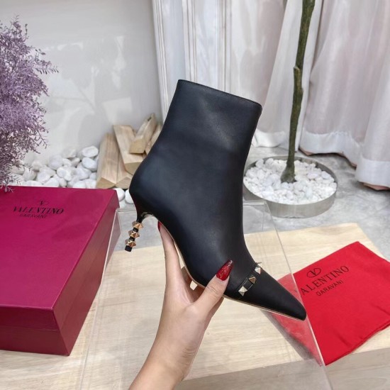 Replica Valentino 2974 V196 Buddha Luxury Replica Valentino Black Rockstud Ankle Boots With Sculpted Heel Uk - 2974 - Buddha Luxury