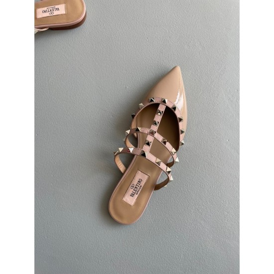 Replica Valentino Rockstud Flat Mules In Poudre Patent Leather UK replica Valentino Rockstud Flat Mules In Poudre Patent Leather UK