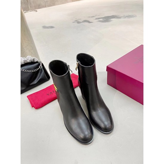 Replica Valentino VLogo Ankle Boots 75mm In Black Leather UK replica Valentino VLogo Ankle Boots 75mm In Black Leather UK