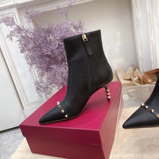 Replica Valentino 2974 V196 Buddha Luxury Replica Valentino Black Rockstud Ankle Boots With Sculpted Heel Uk - 2974 - Buddha Luxury