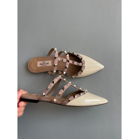 Replica Valentino Rockstud Flat Mules In White Patent Leather UK replica Valentino Rockstud Flat Mules In White Patent Leather UK