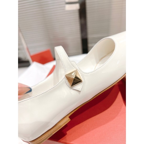 Replica Valentino Tiptoe Ballet Flats In White Patent Leather UK replica Valentino Tiptoe Ballet Flats In White Patent Leather UK