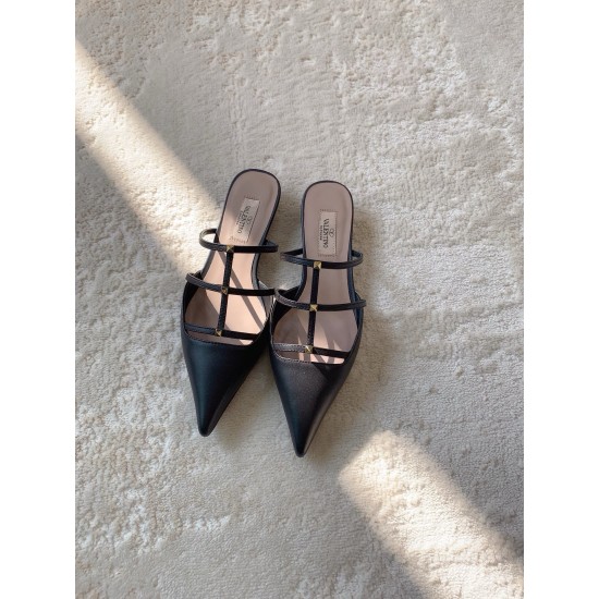 Replica Valentino Rockstud Wispy Mules in Black Leather UK replica Valentino Rockstud Wispy Mules in Black Leather UK