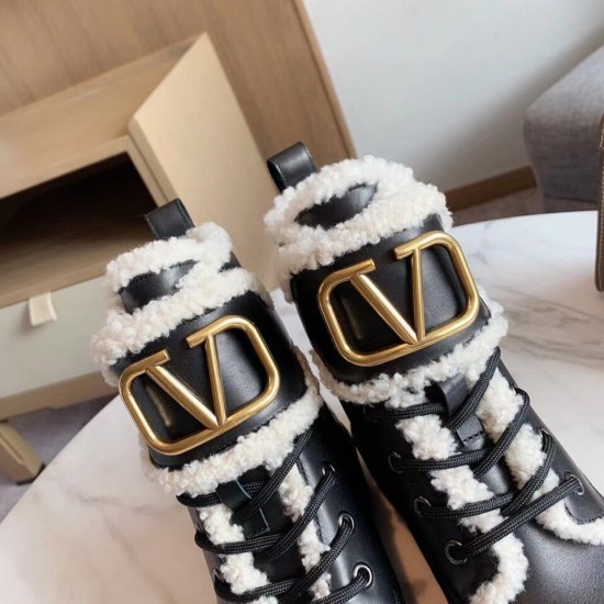 Replica Valentino VLogo Combat Boots with Shearling Lining UK replica Valentino VLogo Combat Boots with Shearling Lining UK