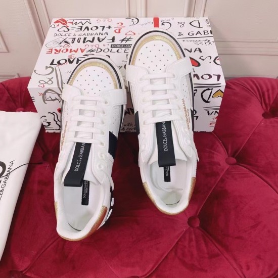 Dolce & Gabbana Custom 2.Zero Trainers Top View in white and black Top-down view of white, black and gold Dolce & Gabbana Custom 2.Zero trainers with shoe box