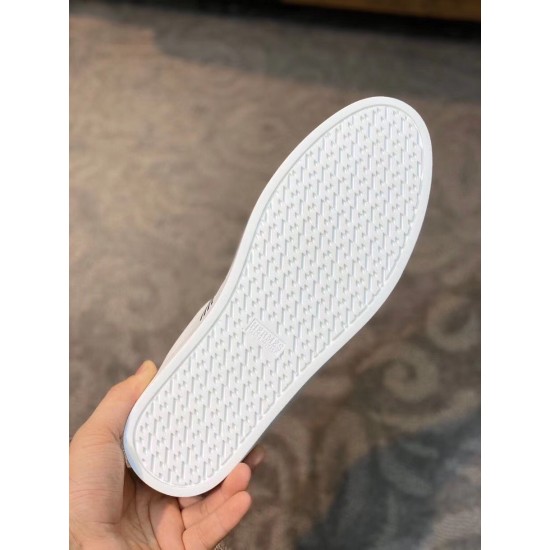 Hermes Avantage Leather Trainers Sole Tread in white and blue Underneath view of white rubber sole with patterned tread on Hermes trainer in white and blue