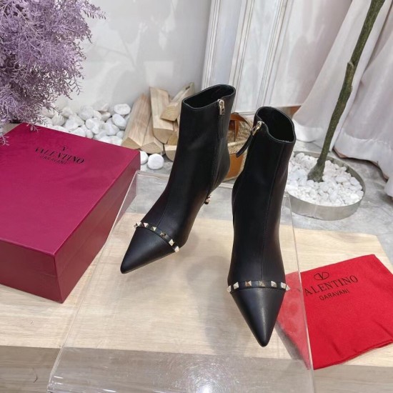 Replica Valentino 2974 V196 Buddha Luxury Replica Valentino Black Rockstud Ankle Boots With Sculpted Heel Uk - 2974 - Buddha Luxury