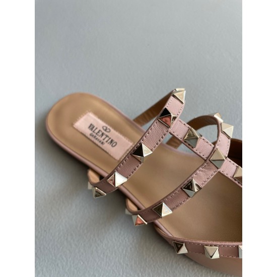 Replica Valentino Rockstud Flat Mules In Poudre Patent Leather UK replica Valentino Rockstud Flat Mules In Poudre Patent Leather UK