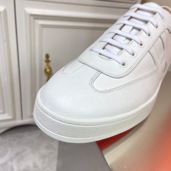 Hermes Boomerang White Trainer Toe Cap Detail Close-up of the toe cap and front rubber sole on the Hermes Boomerang white textured leather trainer.