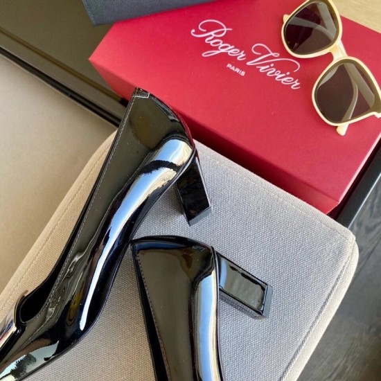 Replica Roger Vivier Belle Vivier 45mm Pumps In Black Patent Leather UK replica Roger Vivier Belle Vivier 45mm Pumps In Black Patent Leather UK