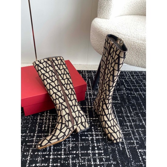 Replica Valentino VLogo Type Knee Boots in Black Toile Iconographe fabric UK replica Valentino VLogo Type Knee Boots in Black Toile Iconographe fabric UK