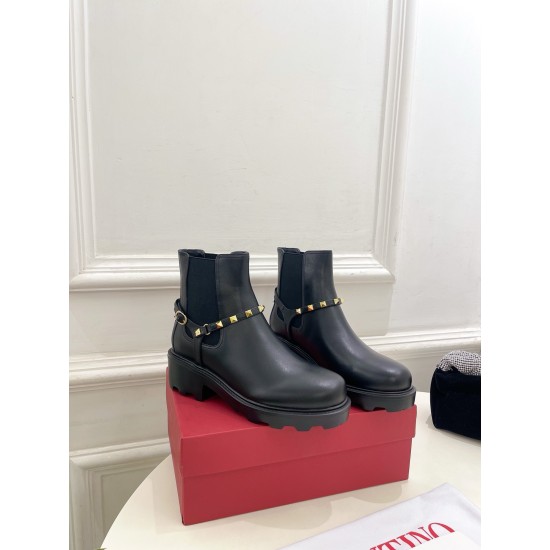 Replica Valentino Beatle Rockstud Boots 55Mm In Black Leather Uk - 3115 - Buddha Luxury