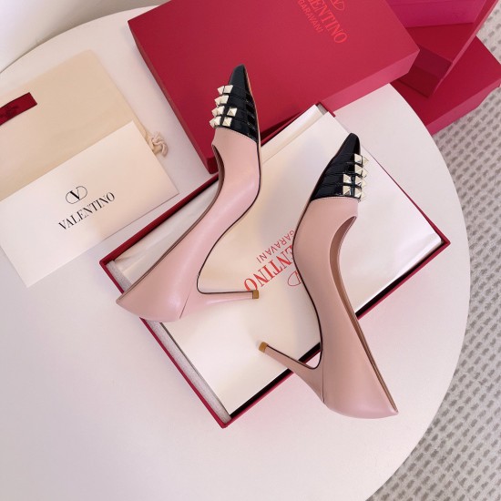 replica Valentino Beige Rockstud Pump 90mm with Black Patent Toe Cap UK