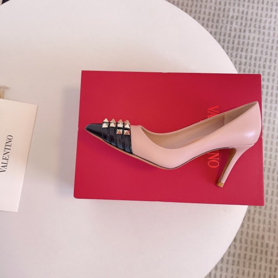 replica Valentino Beige Rockstud Pump 90mm with Black Patent Toe Cap UK
