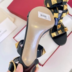 Valentino Roman Stud Pumps 80mm In Black Calfskin UK Valentino Roman Stud Pumps 80mm In Black Calfskin UK
