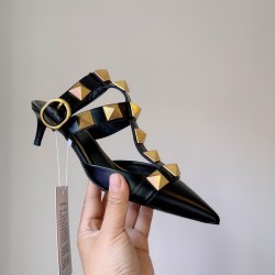 Valentino Roman Stud Pumps 40mm In Black Calfskin UK Valentino Roman Stud Pumps 40mm In Black Calfskin UK