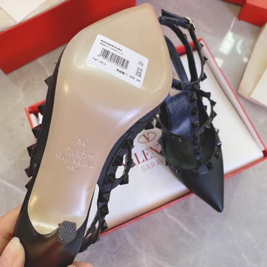 Replica Valentino Rockstud Ankle Strap Black Pumps 100mm with Black Studs UK replica Valentino Rockstud Ankle Strap Black Pumps 100mm with Black Studs UK