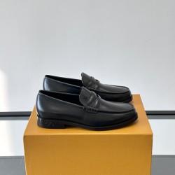 LEATHER LOAFERS IN BLACK - LV853 UK
