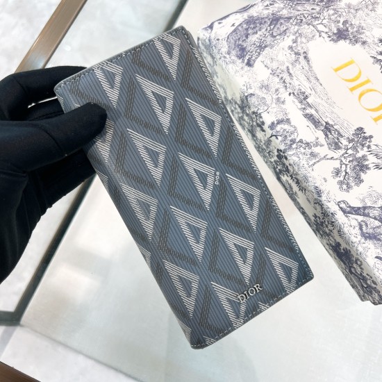 Replica VERTICAL LONG WALLET WHITE CD DIAMOND UK replica VERTICAL LONG WALLET WHITE CD DIAMOND UK