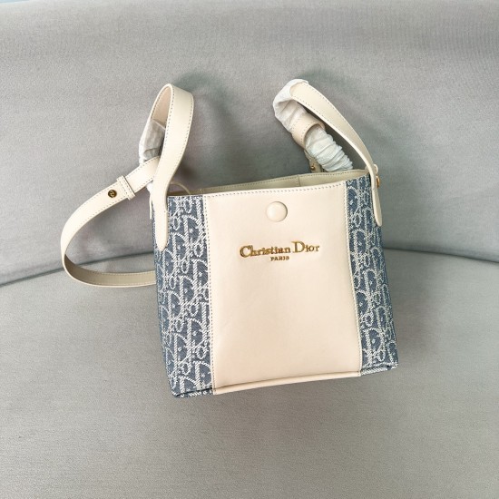 Replica Small Signature Bucket Bag Blue Oblique Chambray With Raffia Effect Uk - 13100 - Buddha Luxury