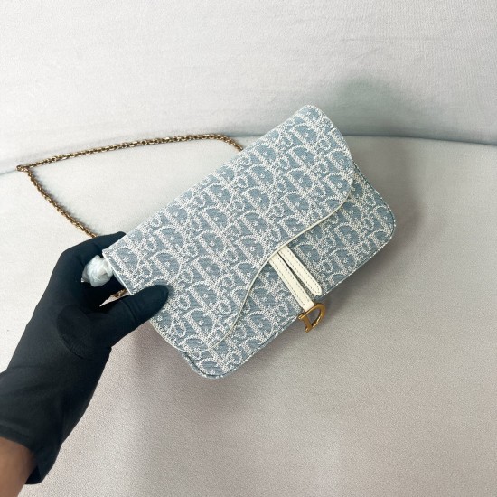 Replica MEDIUM SADDLE POUCH WITH CHAIN BLUE OBLIQUE CHAMBRAY WITH RAFFIA EFFECT UK replica MEDIUM SADDLE POUCH WITH CHAIN BLUE OBLIQUE CHAMBRAY WITH RAFFIA EFFECT UK