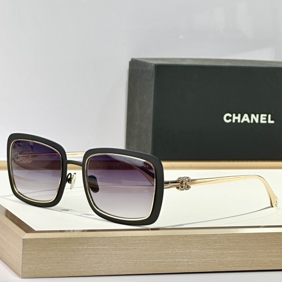 Replica Rectangle Sunglasses In Black And Gold Ch71707 - Sg196 Uk