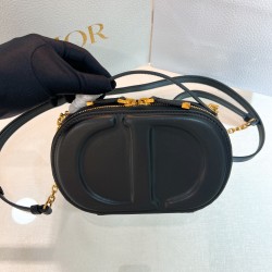 Signature Oval Camera Bag In Black Uk Signature Oval Camera Bag In Black Uk