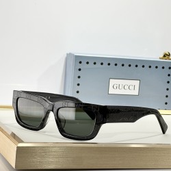 RECTANGULAR FRAME SUNGLASSES IN BLACK - SG219 UK