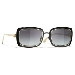 Rectangle Sunglasses In Black And Gold Ch71707 - Sg196 Uk