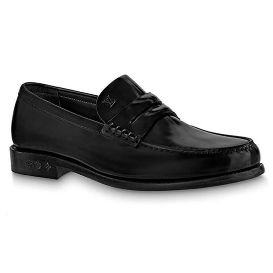 L Men's Patent Leather Loafers In Black side profile view