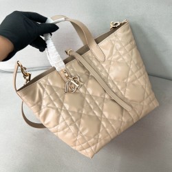 MEDIUM TOUJOURS VERTICAL TOTE BAG DESERT TAUPE MACROCANNAGE CALFSKIN UK MEDIUM TOUJOURS VERTICAL TOTE BAG DESERT TAUPE MACROCANNAGE CALFSKIN UK