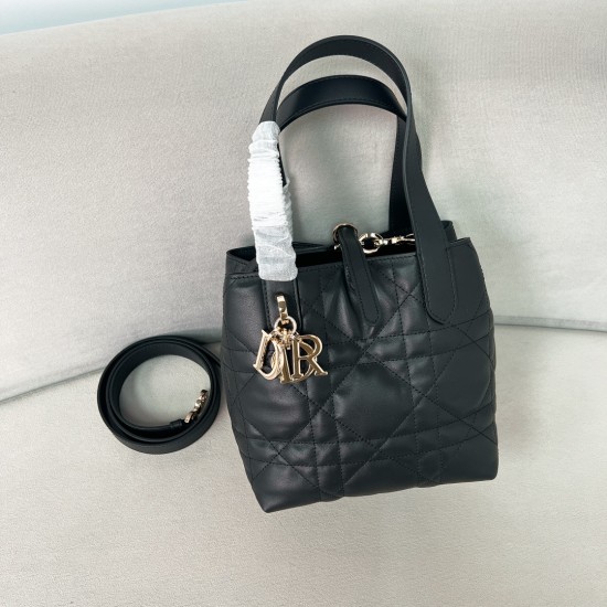 Replica Dior Women CrossBody and Shoulder Calfskin Macrocannage Small Toujours In Black Uk Replica Dior Women CrossBody and Shoulder Calfskin Macrocannage Small Toujours In Black Uk