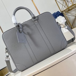 PORTE DOCUMENTS VOYAGE PM GREY TAIGA LEATHER M11659 UK PORTE DOCUMENTS VOYAGE PM GREY TAIGA LEATHER M11659 UK