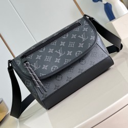 Pulse Messenger Bag Monogram Eclipse Canvas M12681 Uk Pulse Messenger Bag Monogram Eclipse Canvas M12681 Uk