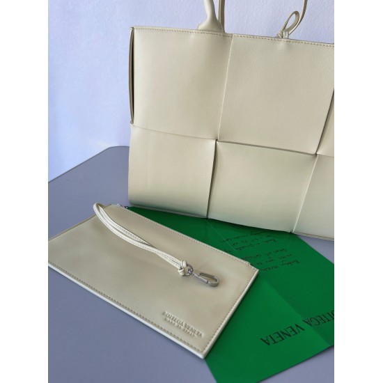 replica Bottega Veneta Arco Medium Tote Cream UK