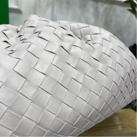 Replica Bottega Veneta Large Pouch Clutch Bag White Uk Replica Bottega Veneta Large Pouch Clutch Bag White Uk