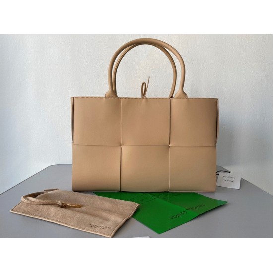 replica Bottega Veneta Arco Medium Tote Beige UK
