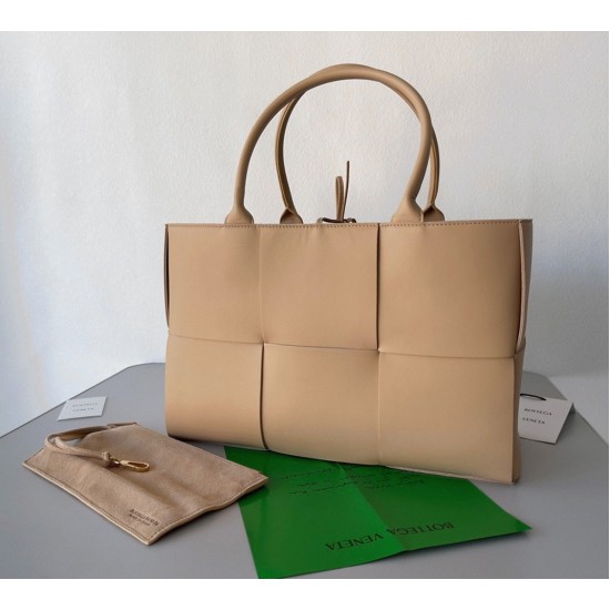 replica Bottega Veneta Arco Medium Tote Beige UK