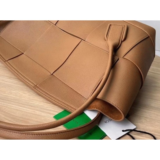 Replica Top Quality Bottega Veneta Arco Medium Bag In Caramel Uk