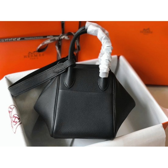 Replica Designerhermes Lindy 26Cm Handbag In Black Uk