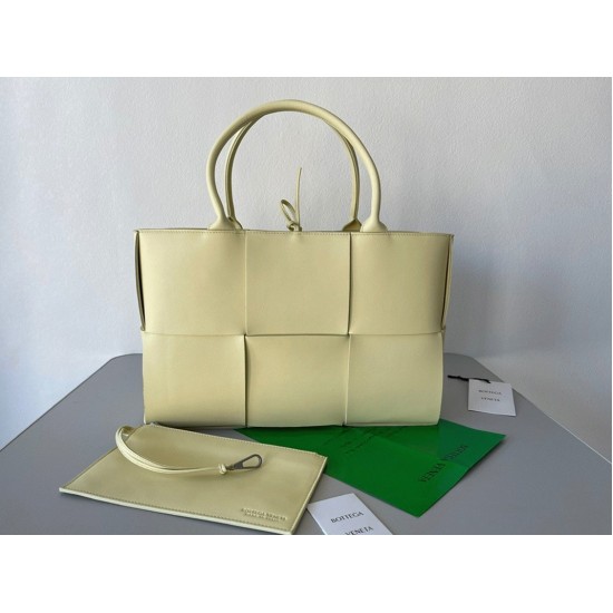 replica Bottega Veneta Arco Medium Tote Cream UK