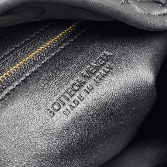 Replica Bottega Veneta Small Hop Bag Black Uk Replica Bottega Veneta Small Hop Bag Black Uk